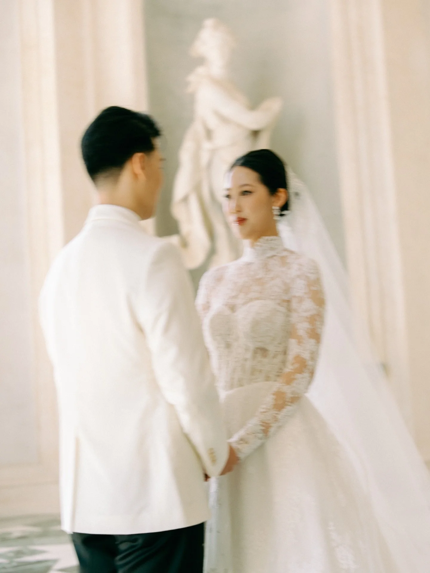 Funny how something so familiar can suddenly feel unreal. I walked through the corridors and halls of La Reggia di Venaria many times, I never imagined to be lucky enough to capture a wedding inside these royal walls ✨

Shot for @mayabenfrejweddingph