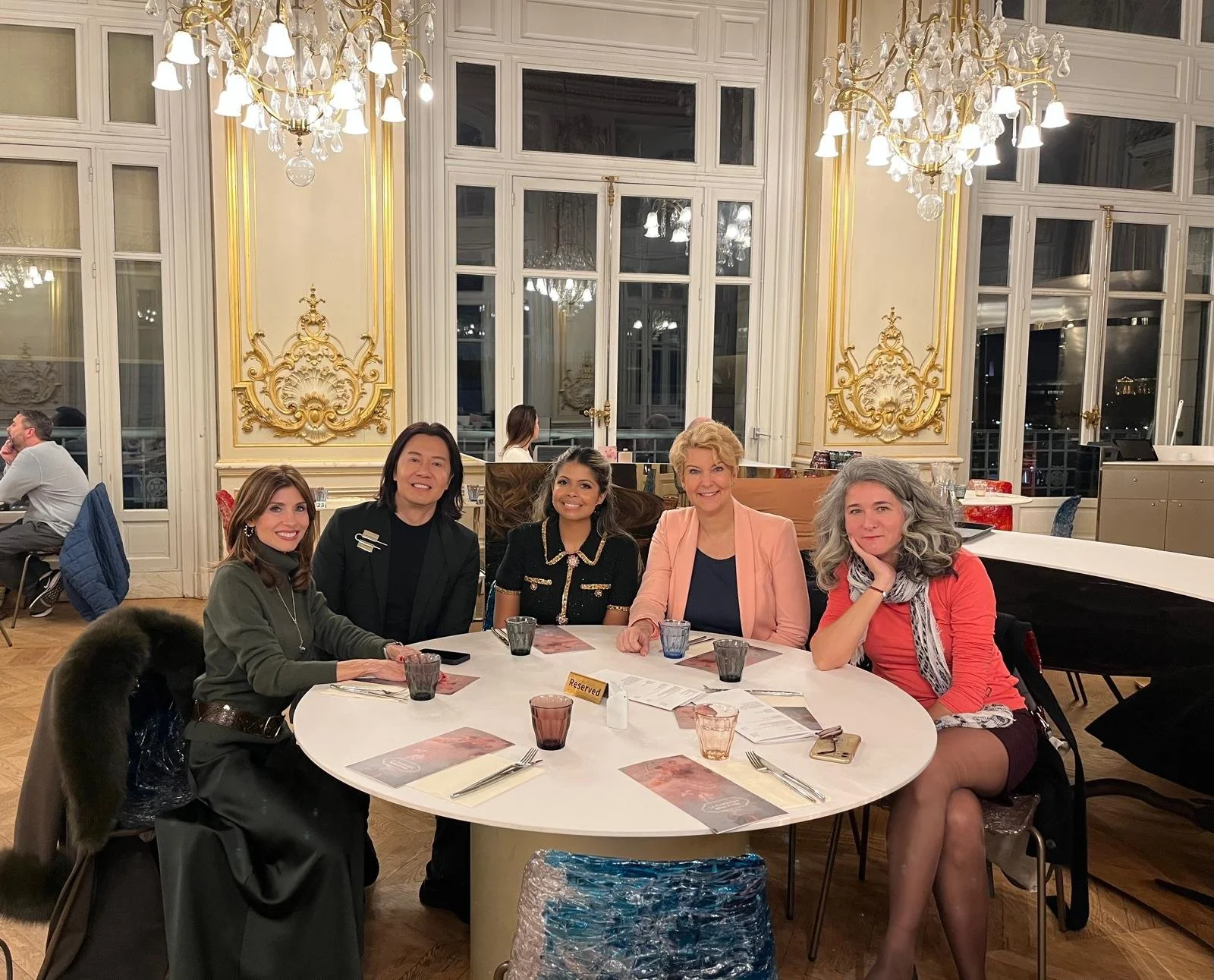 orsay groupe attablé catherine .jpg