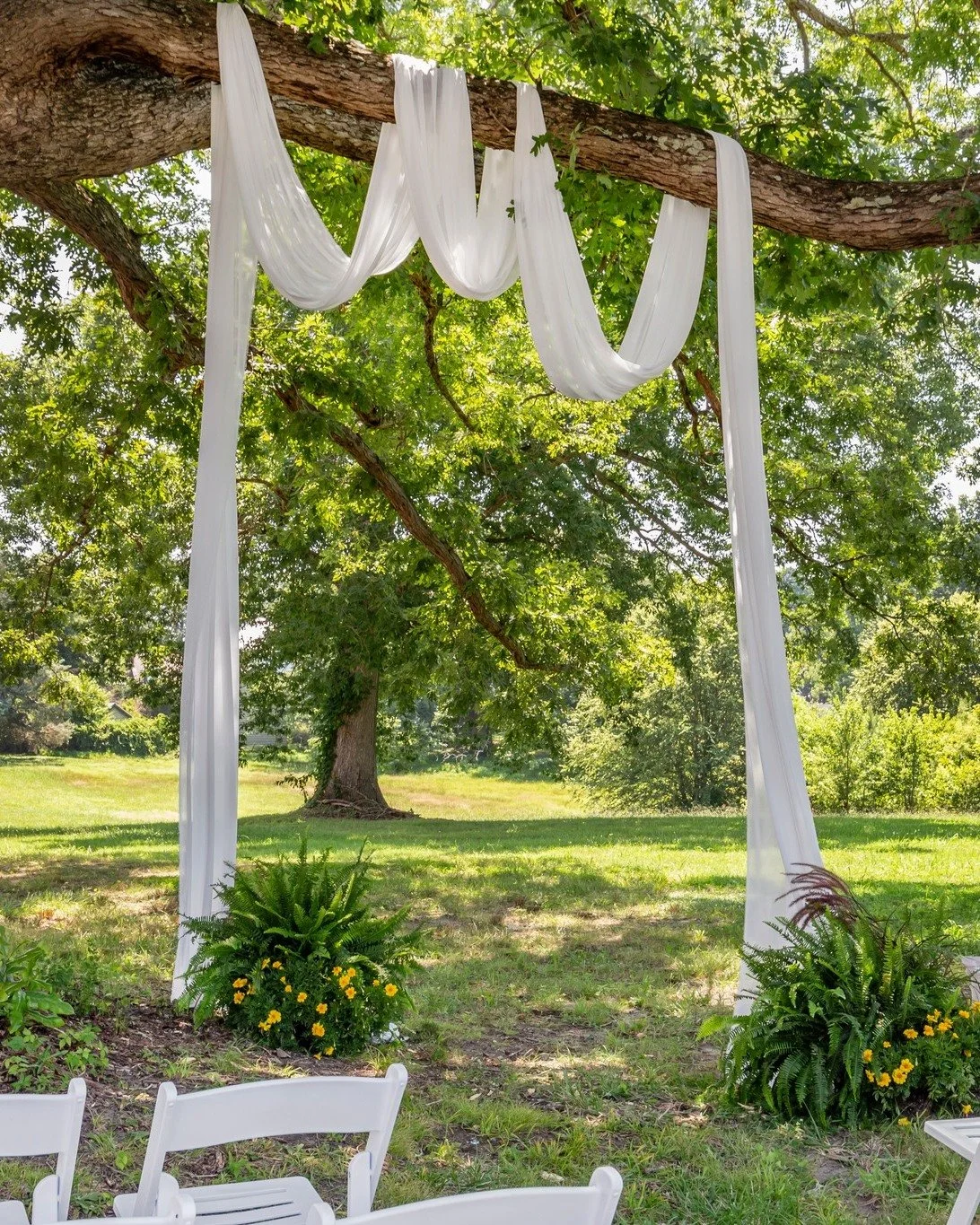 The best way to beat the winter blues is to start dreaming of your summer wedding. 😉 This spot is one of our most popular outdoor ceremony locations, offering a natural, historic canopy that perfectly frames every couple. Ready to trade the winter c