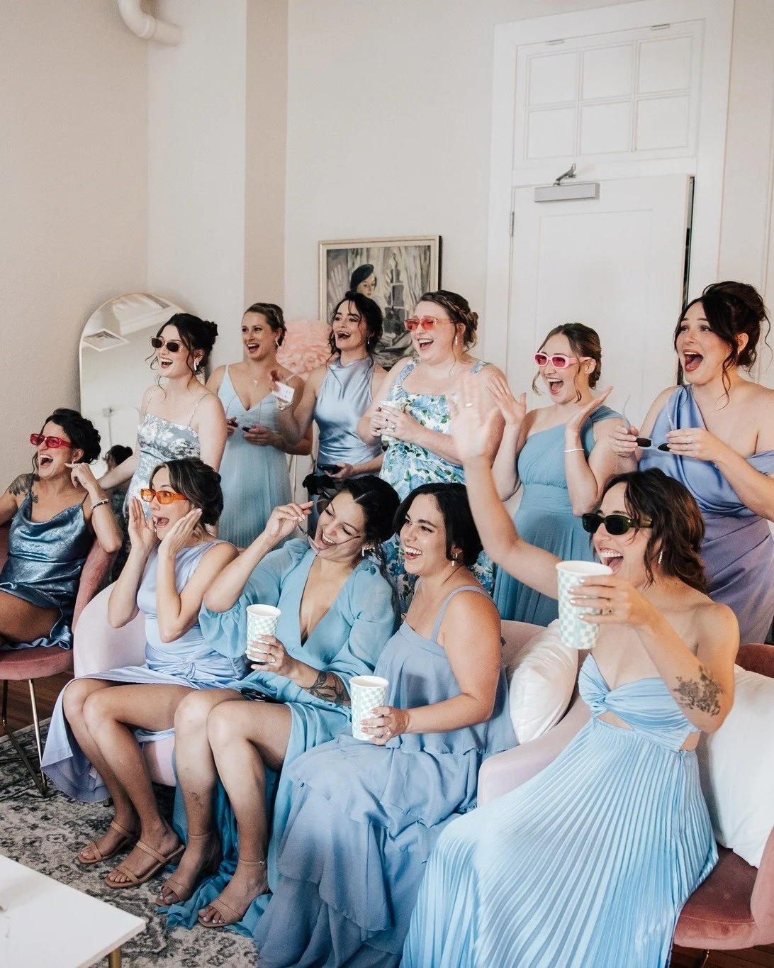 First look with the girls: 10/10, zero notes. 🤍✨The bridesmaid reveal is easily one of our favorite wedding morning traditions. Seeing your best friends see you all dressed up for the first time? Unmatched.

Ready to plan your wedding morning with u