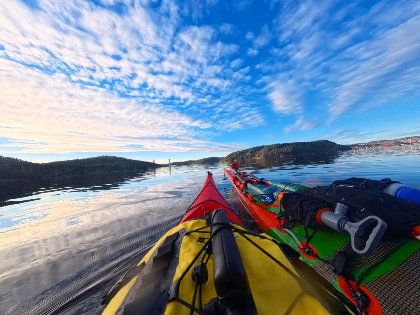 Lenge siden vi har v&aelig;rt p&aring; tur sammen og enda lengere siden vi har padla🙈. S&aring; fint &aring; komme seg ut i nydelig v&aelig;r, med digg mat og god stemning!
Fokuset til Jonas med denne turen er &aring; ikke stresse og ta dagene som d