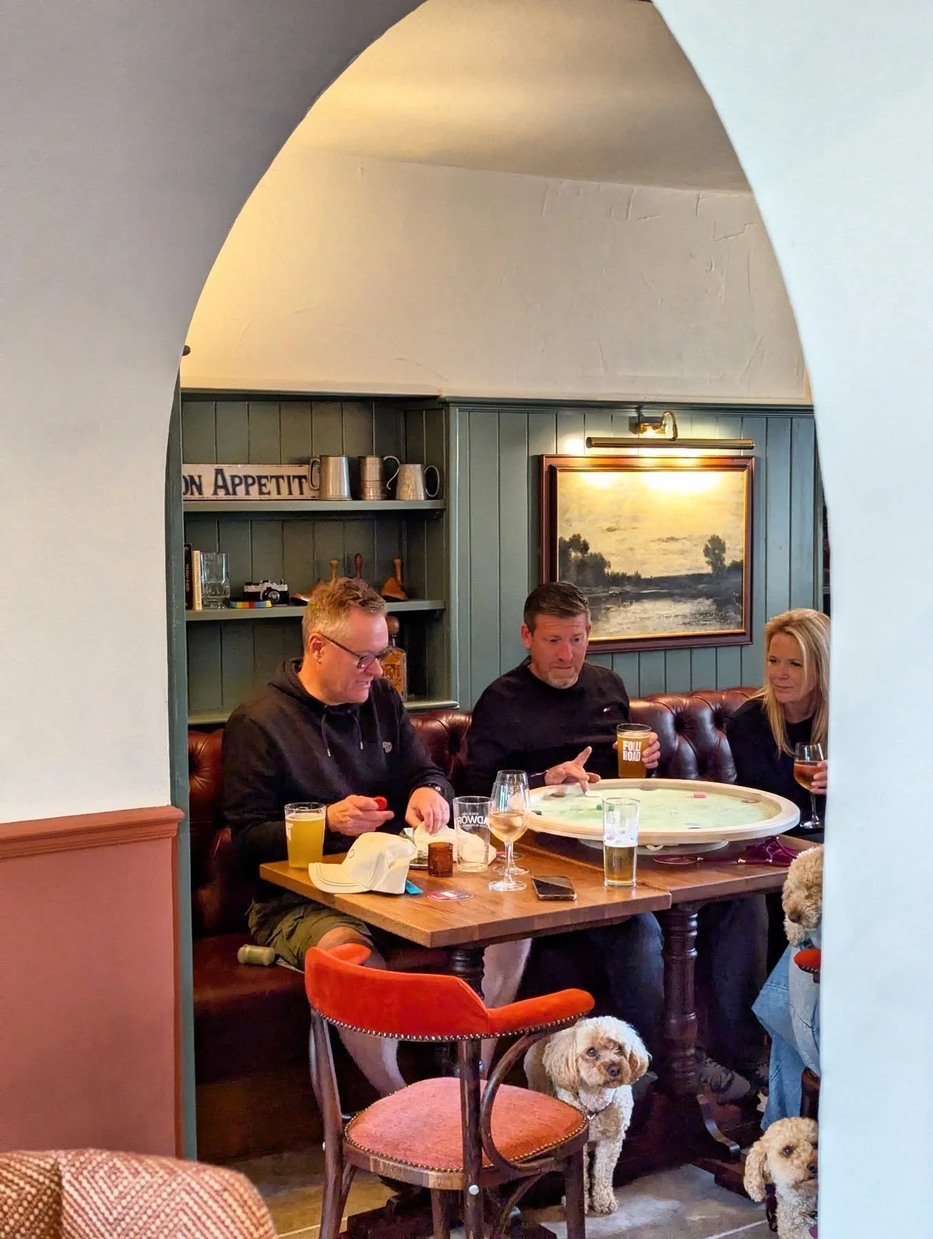 Come down to The Jolly for your midweek fix! 

We've got @follyroadbrewhouse beers flowing, @carrooka board ready to be played and pizzas made by our amazing sous chef, Emily! 

Just what you need for your midweek pick me up 🍻

Furry friends are alw