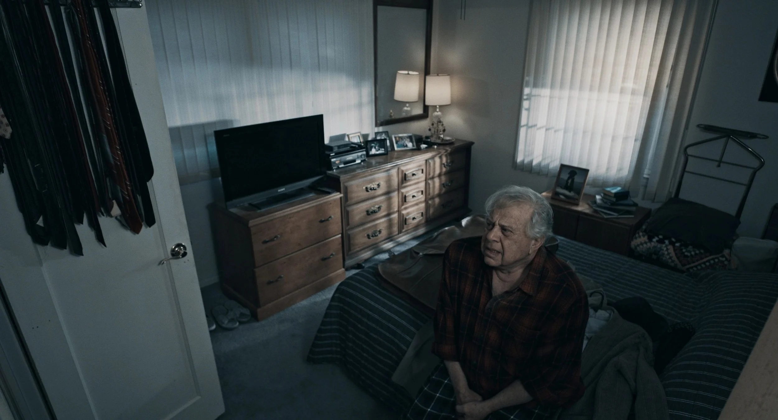 Richie Allan as Elmer