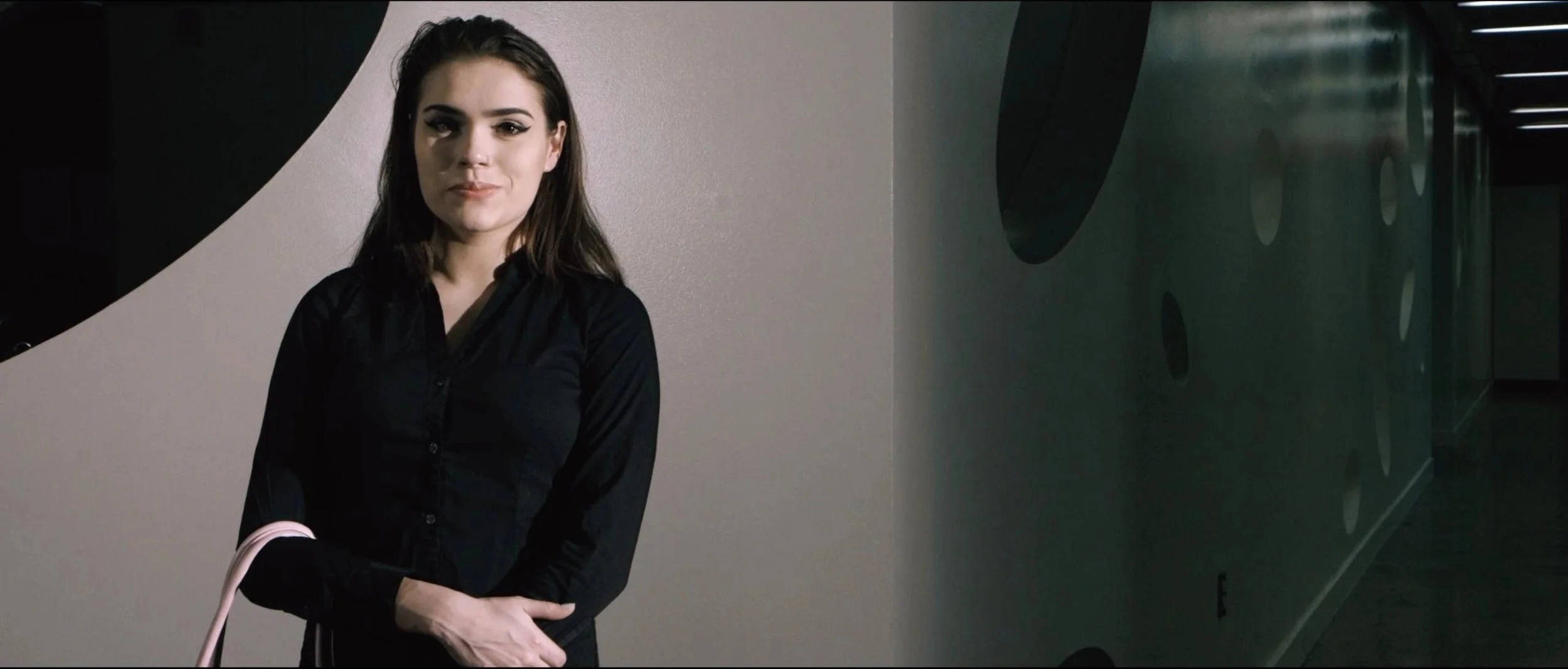 Taylor Cardosa as Businesswoman