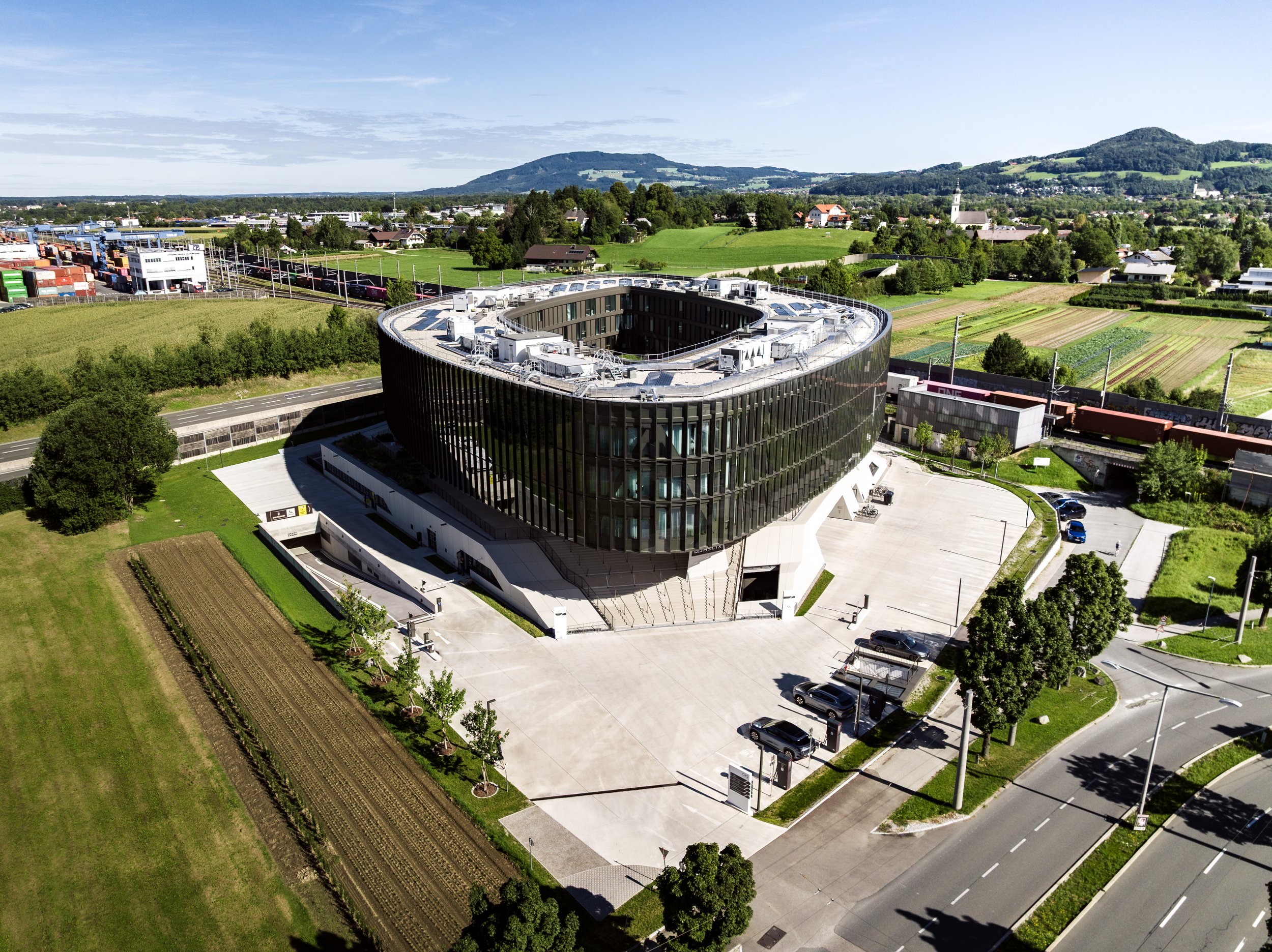 HELIX_Salzburg_martinundklein_Aussenansicht_Drohne_September25-20.jpg