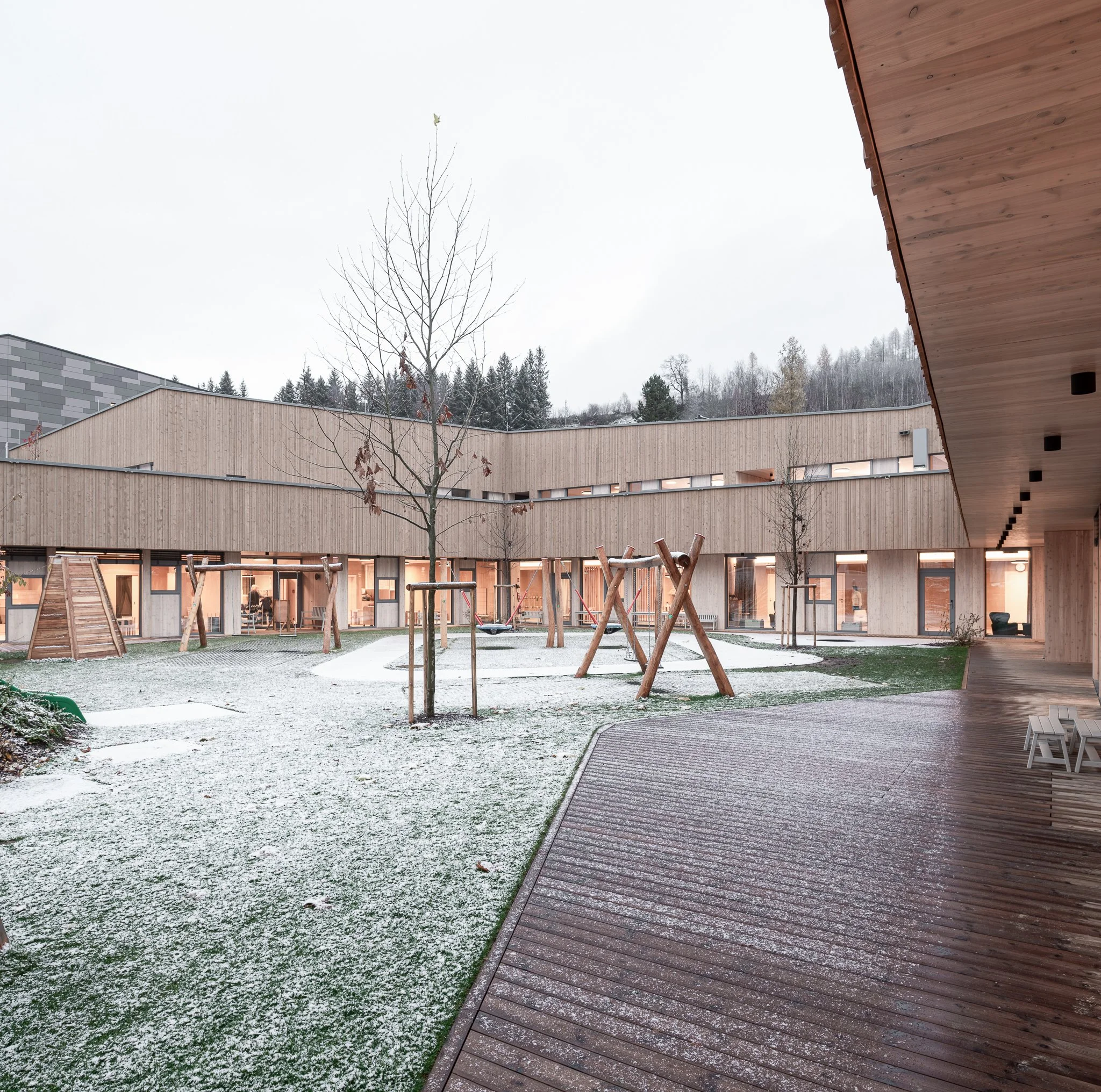 Mikado_Tp3 Architekten_Innenhof_03.jpg