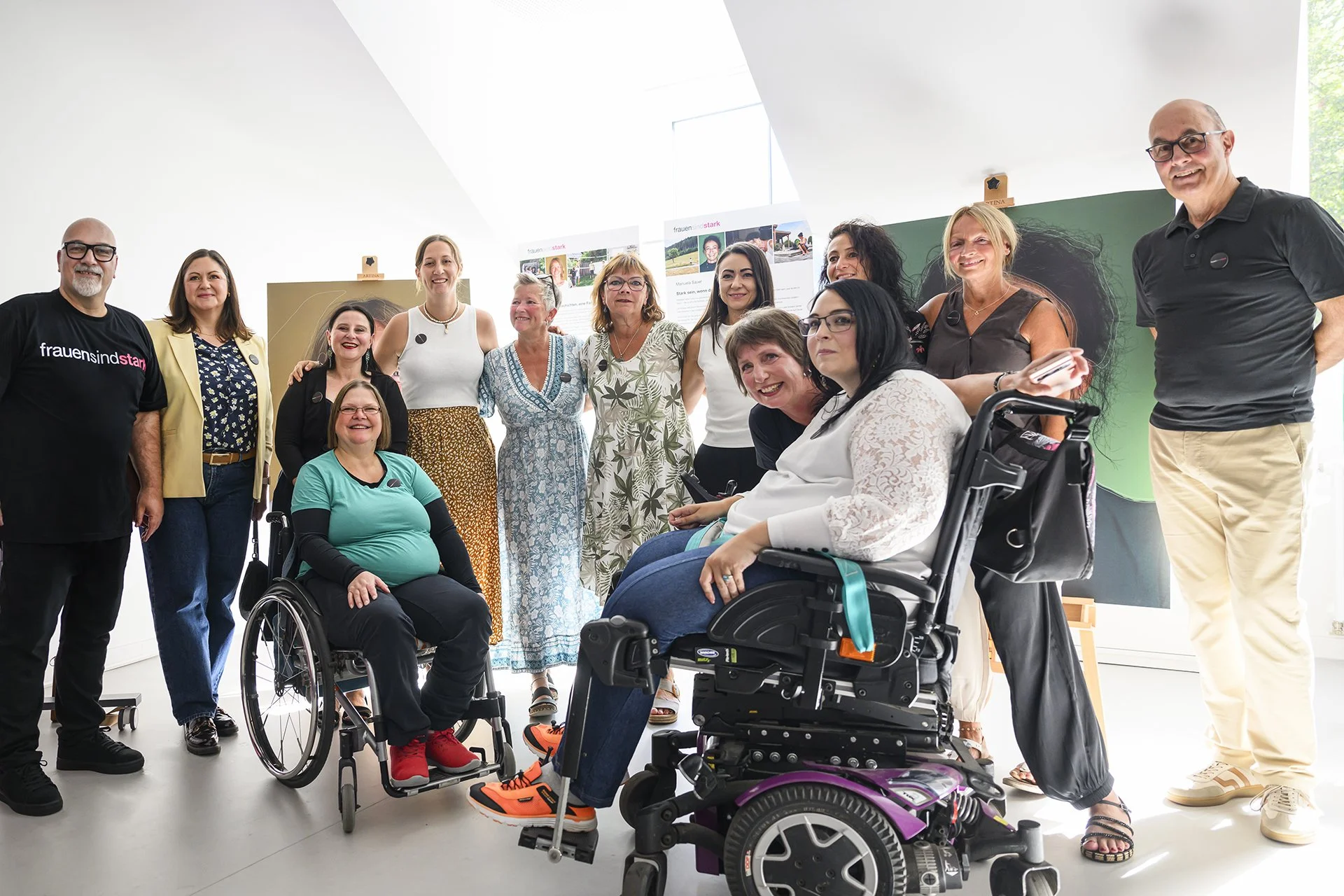JZ8-FSS-Gruppenbild-Vernissage-1920px.jpg