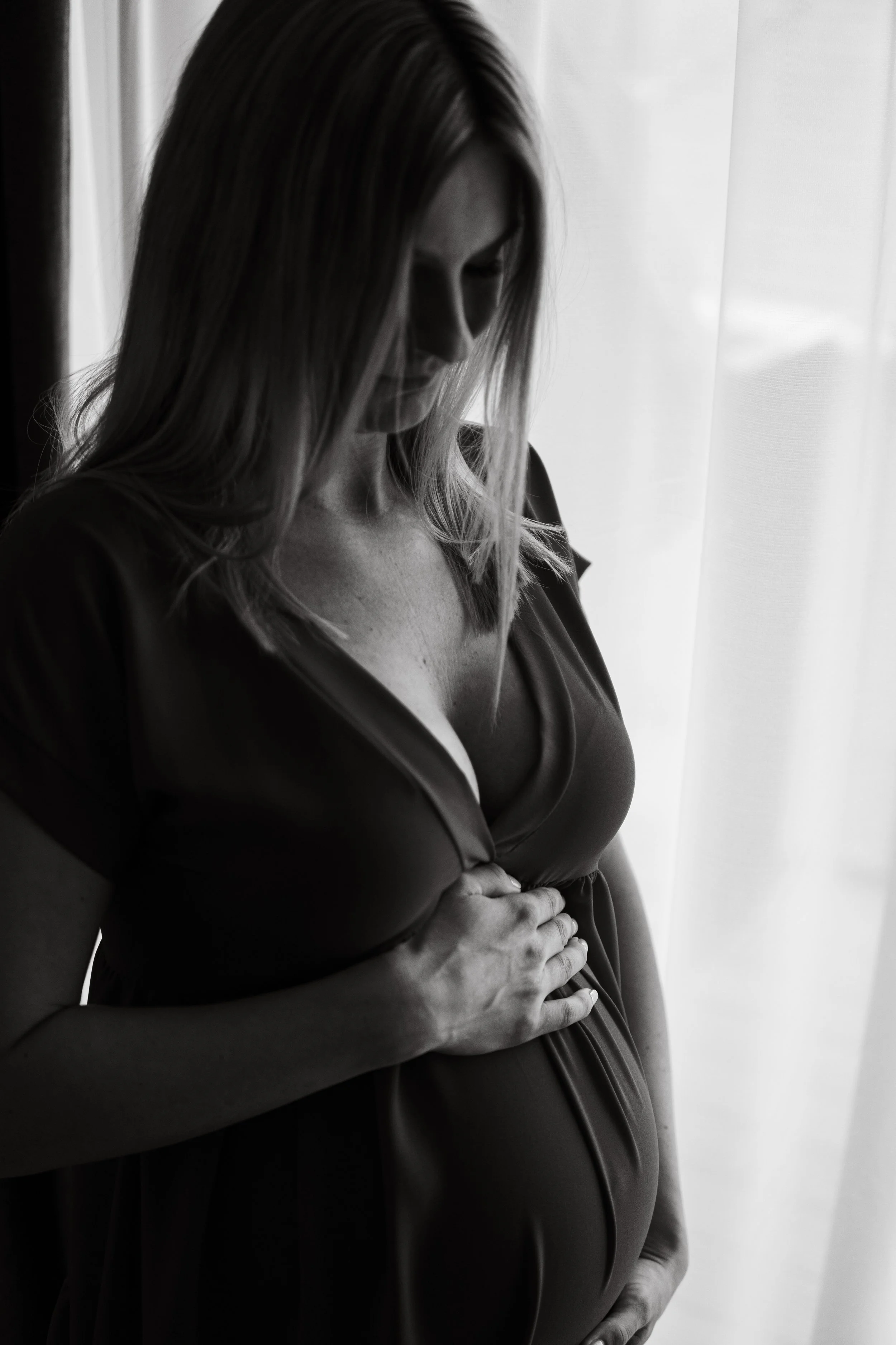 PHOTO_Pregnancy_Black_&_white_Okinyan_Studios.jpg