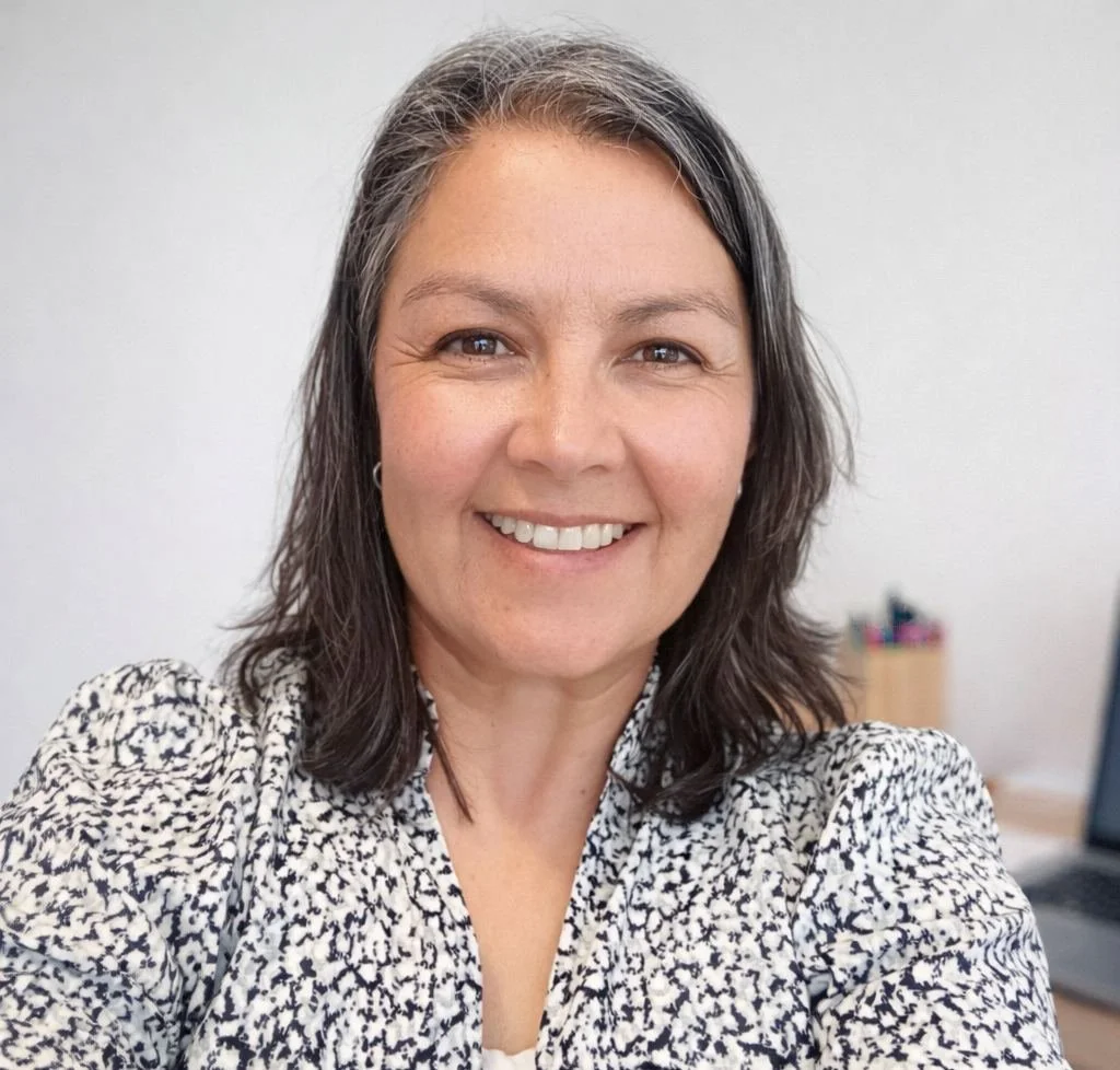 claudia clinical nutritionist in her clinic