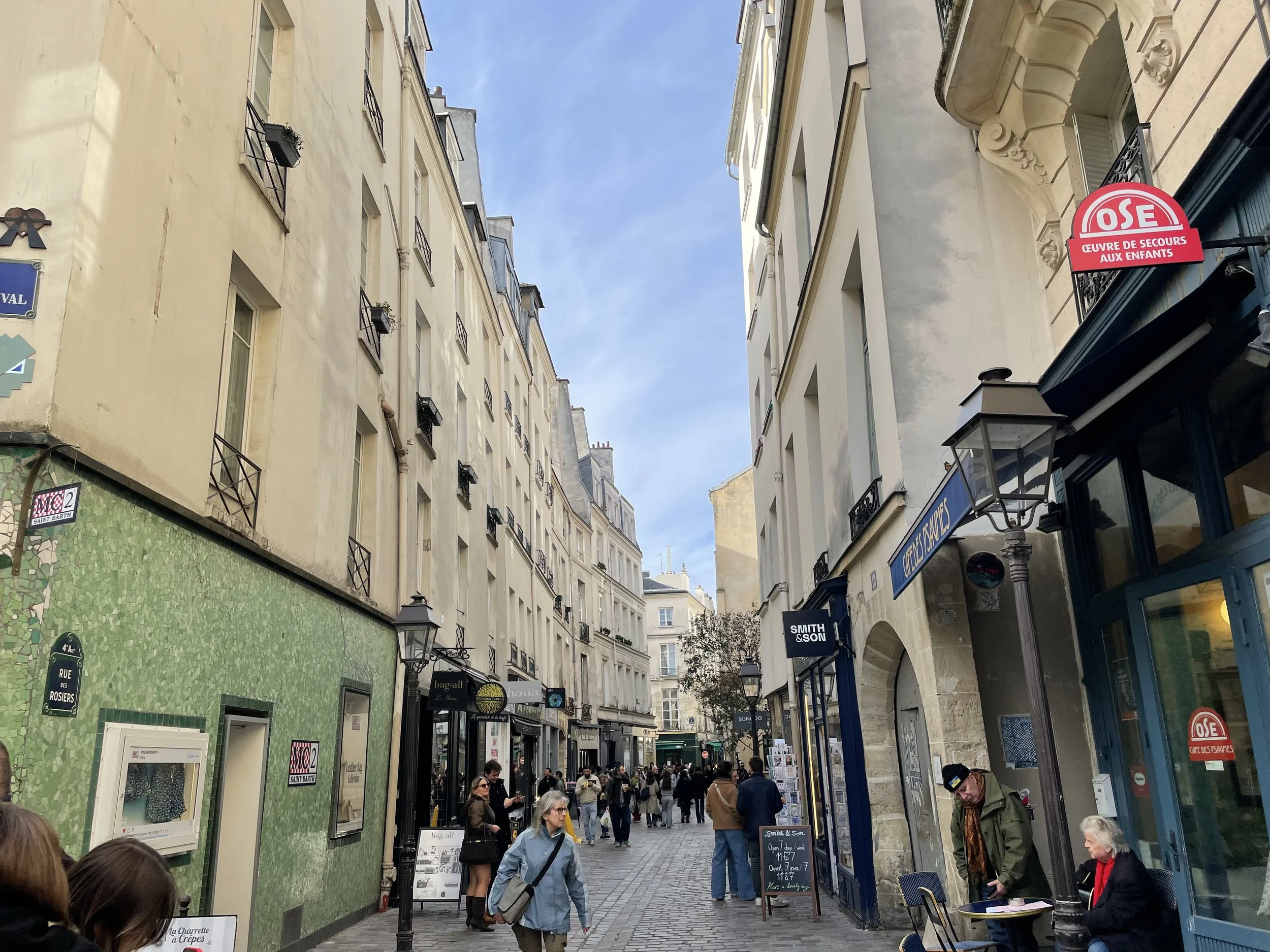 GAY FRIENDLY PUB CRAWL IN MARIAS DISTRICT