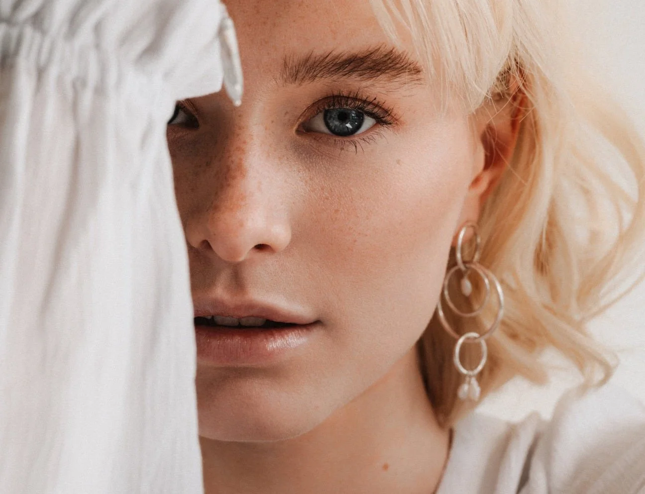 Ultimate Guide to Colored Gemstones