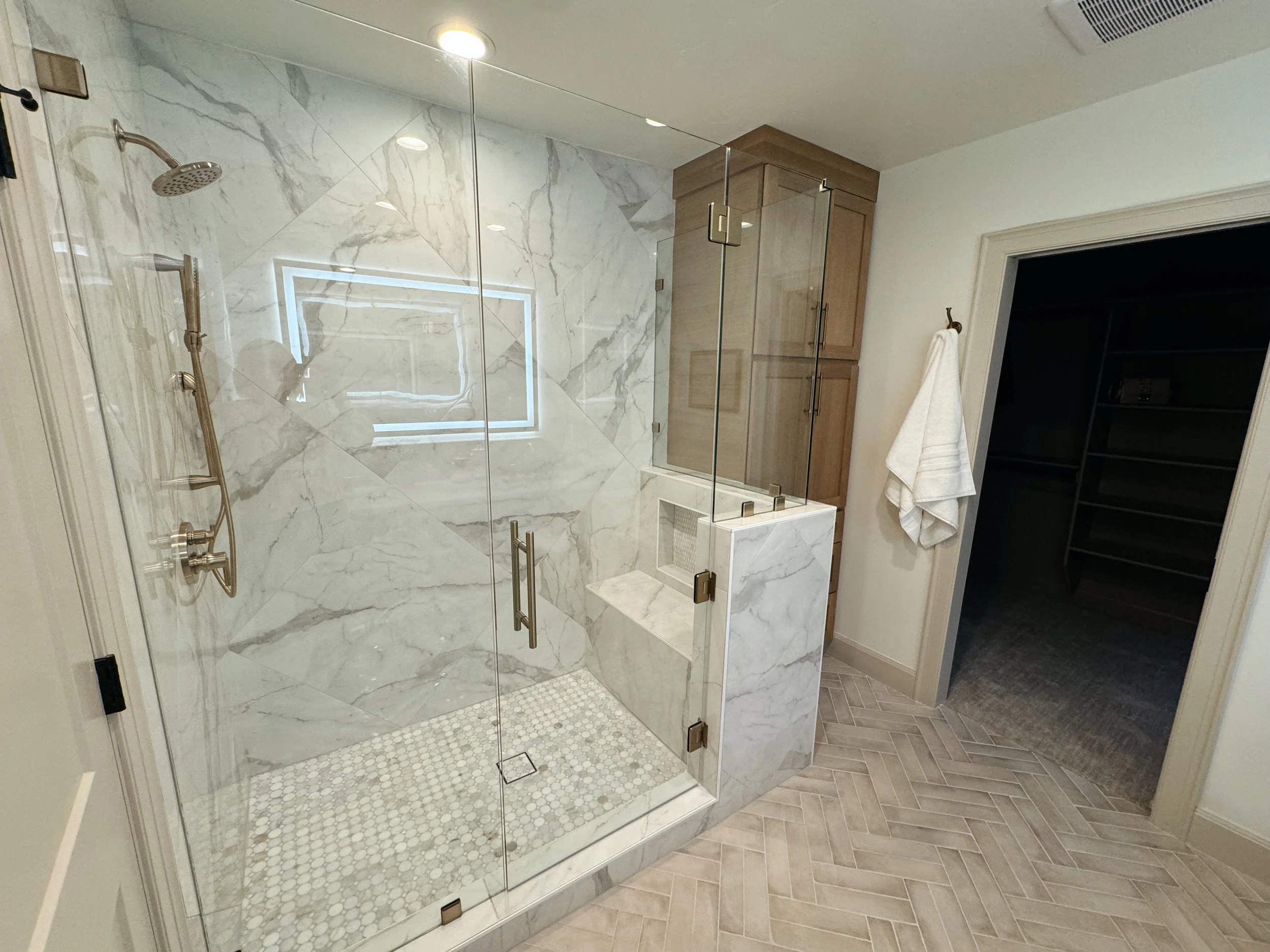 modern-master-bathroom-ut.jpg.jpg