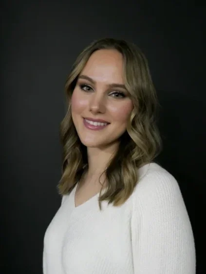 Makeup artist at Do’s & Dye Salon