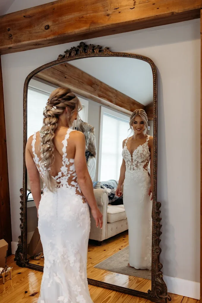 A detailed braided bridal style that balances structure with softness.