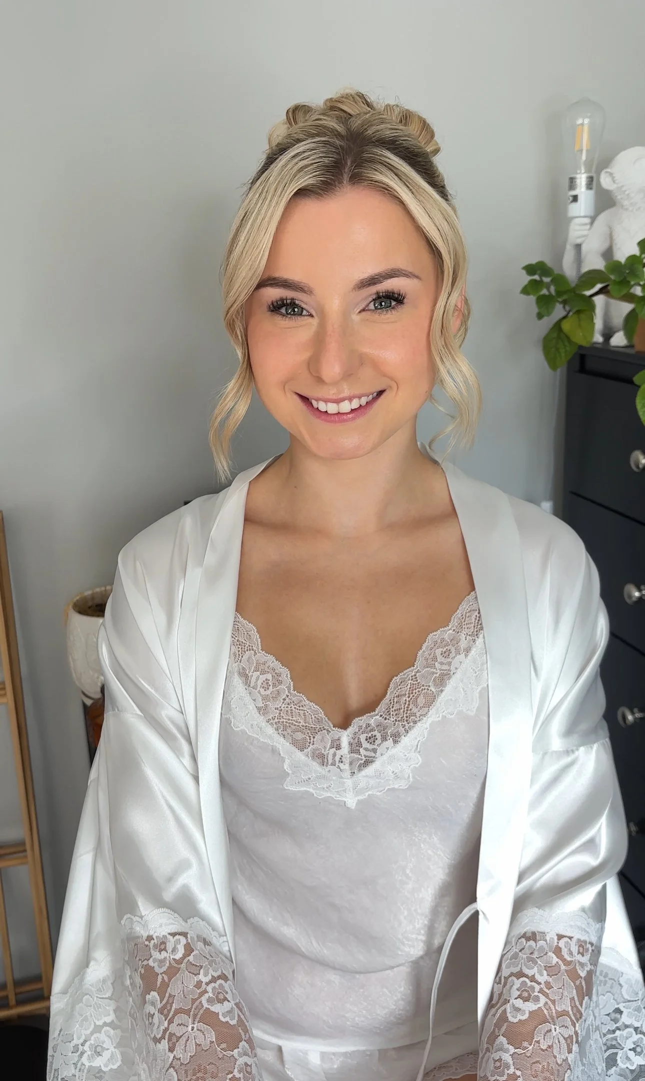 A clean, natural bridal look designed to feel timeless and effortless.