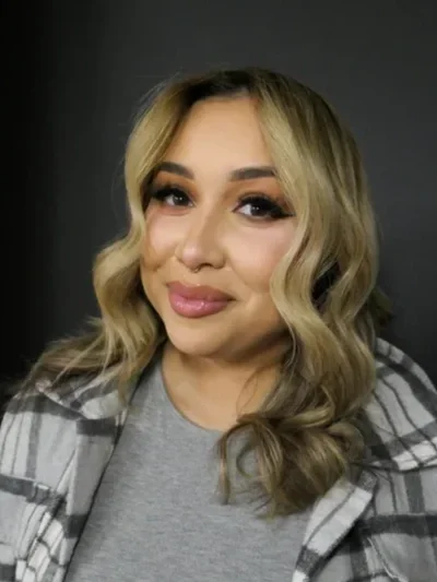 Makeup artist at Do’s & Dye Salon