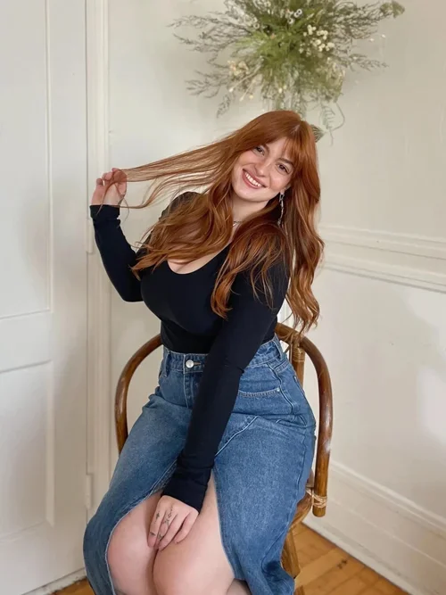 Bridal hairstylist at Do’s & Dye