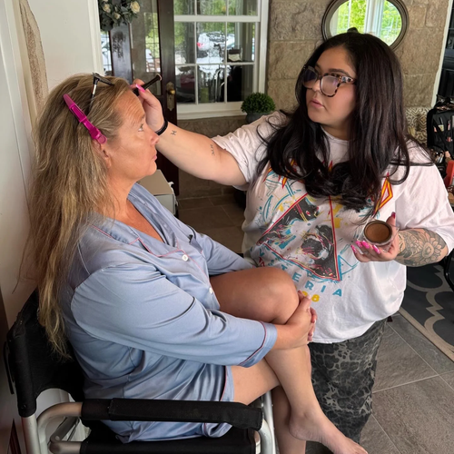 Makeup artist at Do’s & Dye Salon