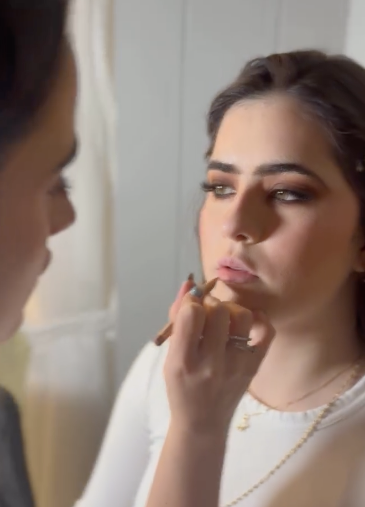 Makeup by Izzy (4).png