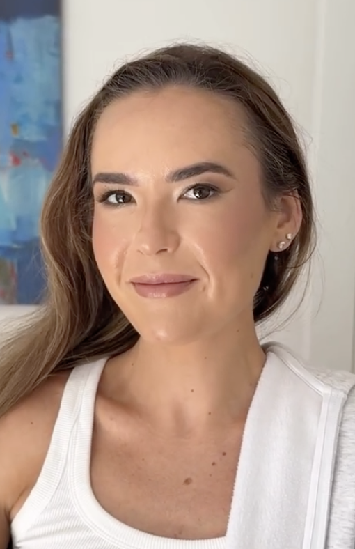 Makeup by Izzy (2).png