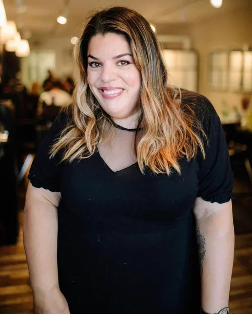 Bridal hairstylist and makeup artist at Do’s & Dye