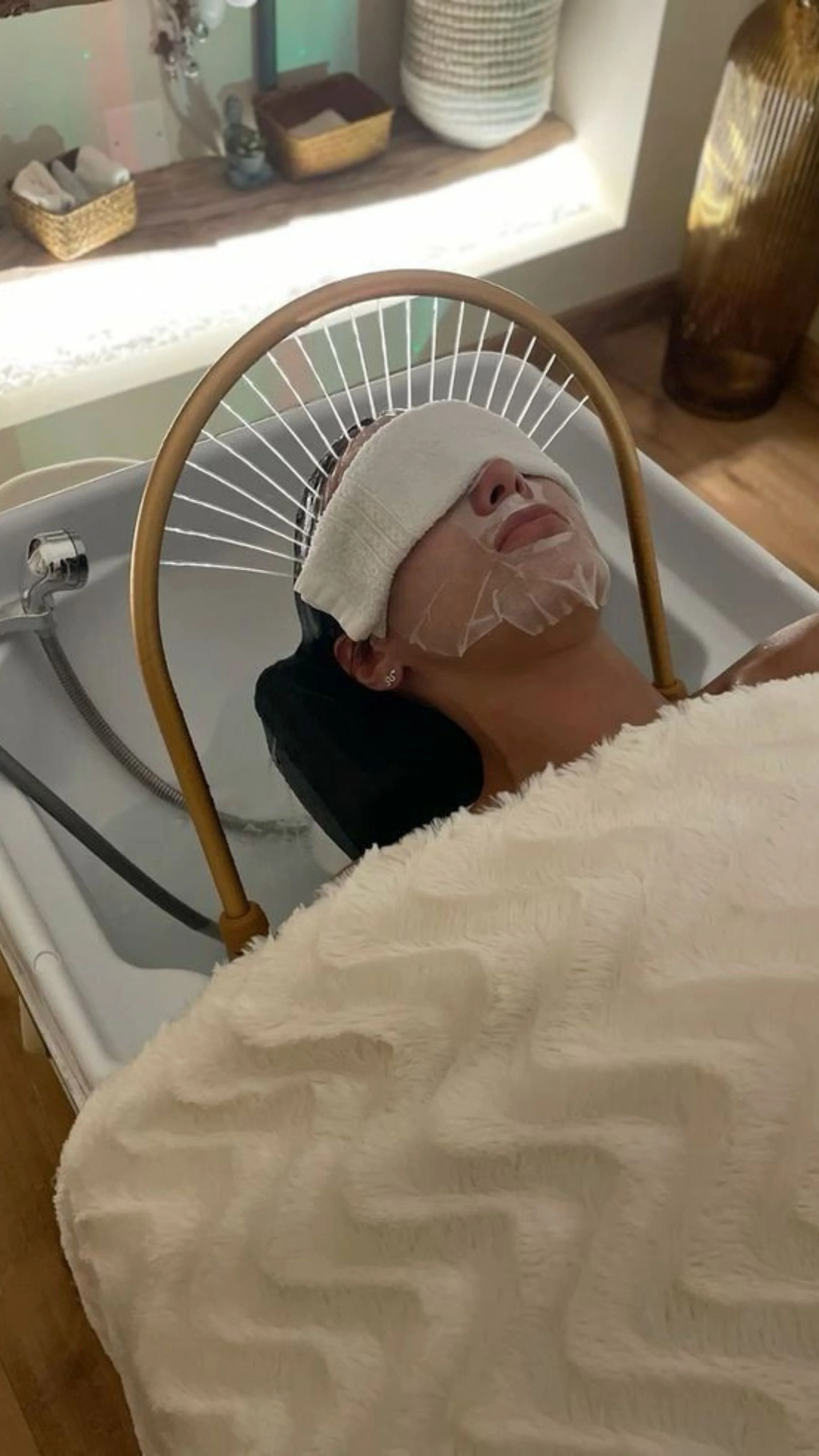 Vietnamese head spa in Oviedo, FL offering scalp cleansing, massage, and relaxation-focused treatments.