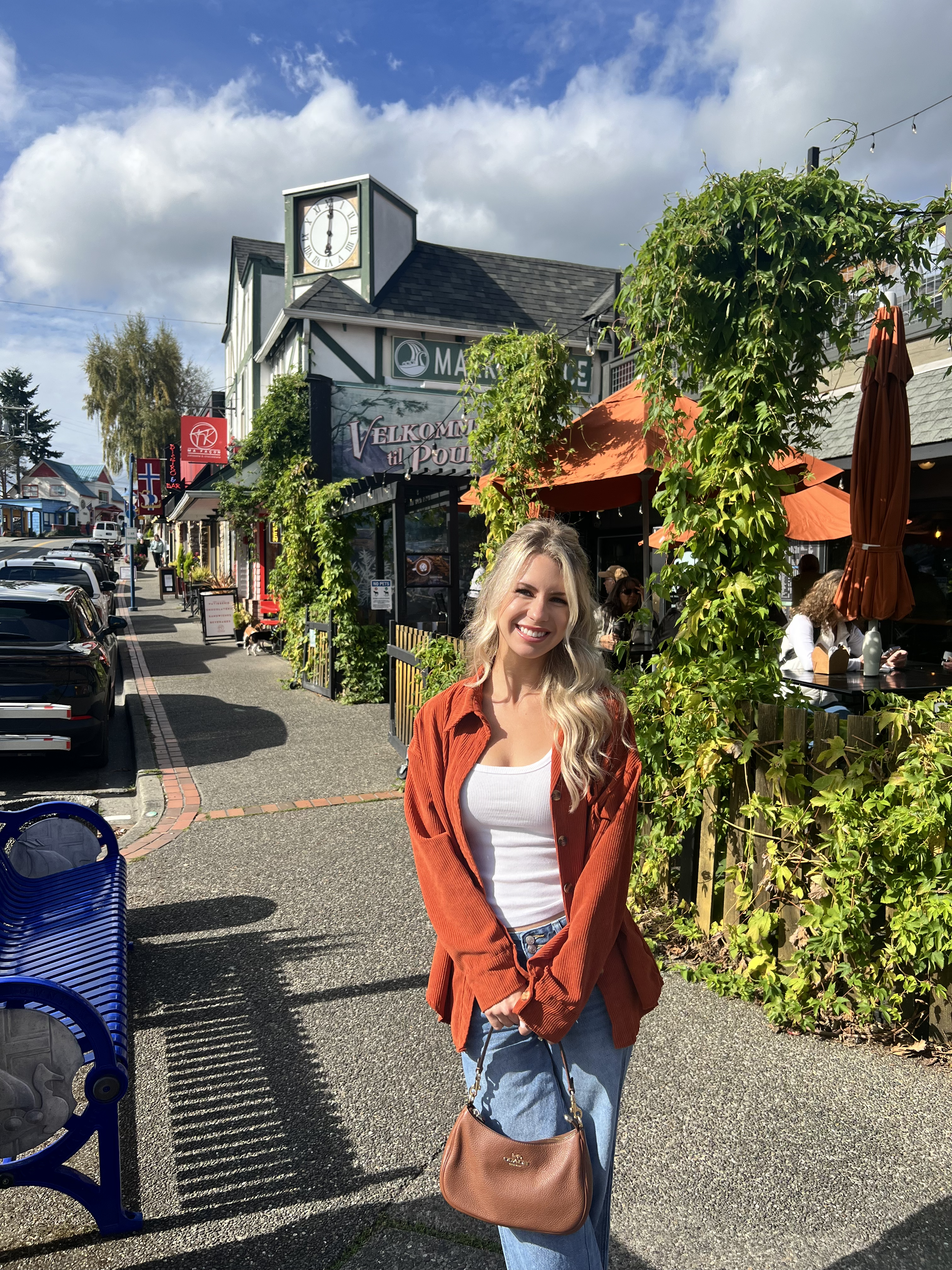 Laura Fyrqvist Bainbridge Homes Real Estate Real estate agent Poulsbo Washington