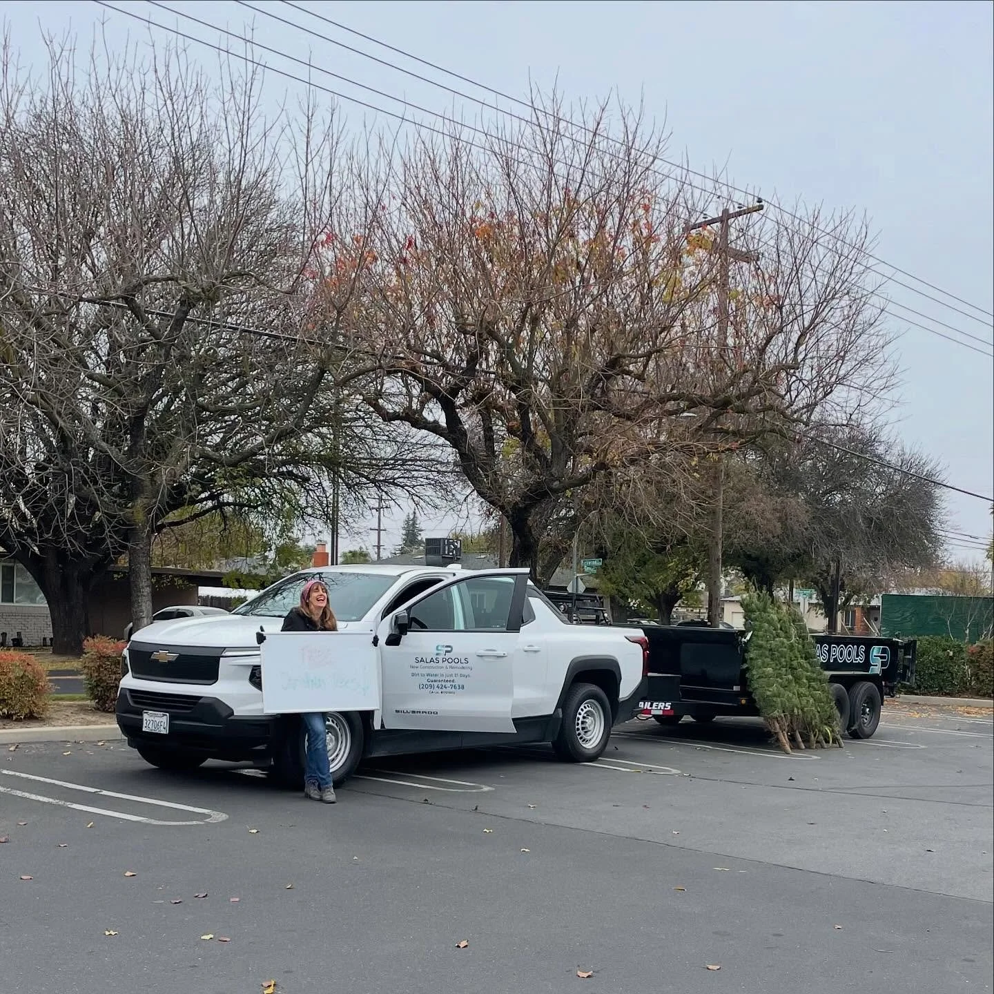 🎄 FREE CHRISTMAS TREES 🎄
We&rsquo;re at Trinity United Church
📍 1600 Carver Ave., Modesto

We&rsquo;re giving away Christmas trees to families in need.
No cost &mdash; just come by while supplies last.

We&rsquo;re here now. Please share to help s