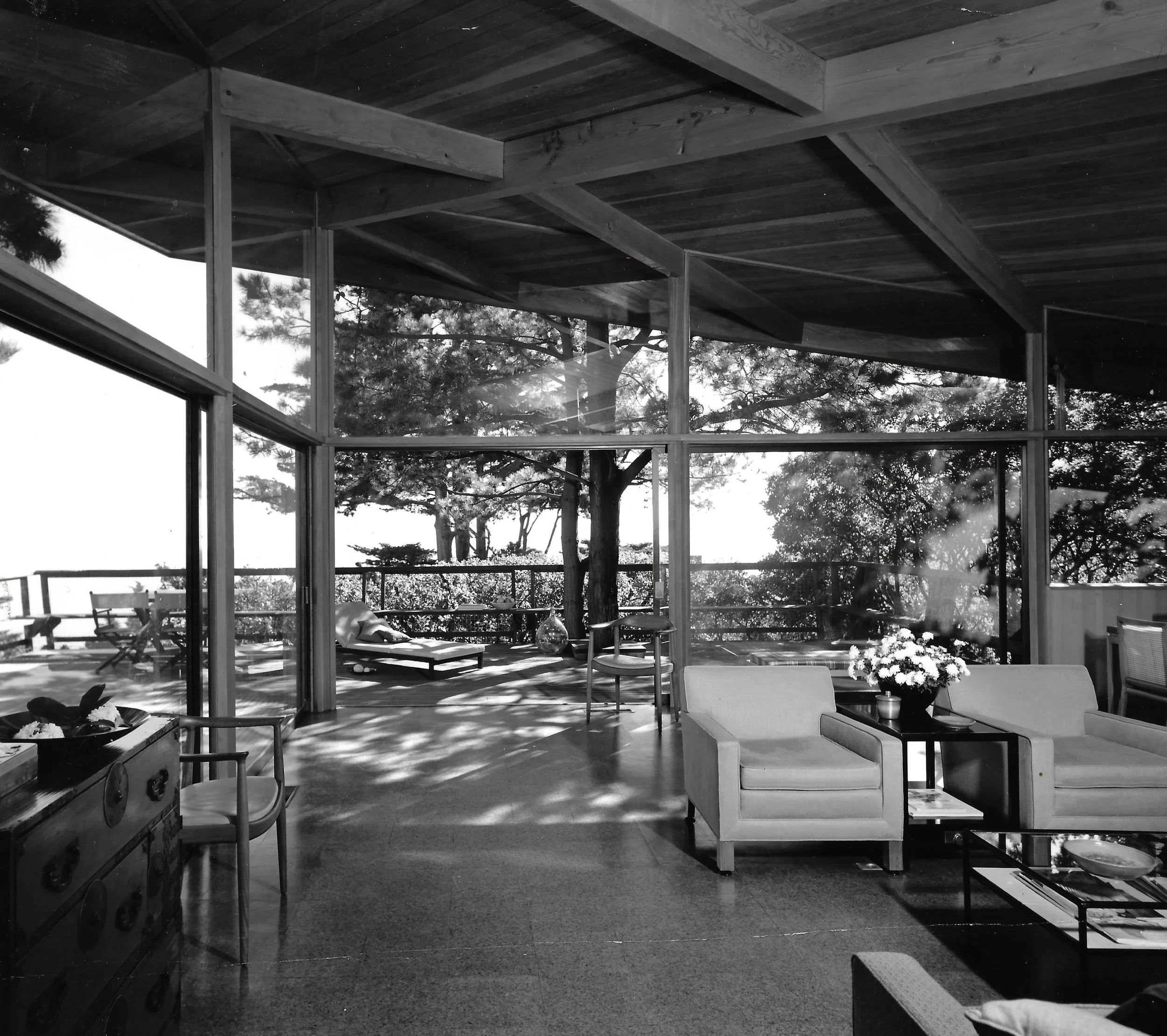 scan Laurence living0001.jpg