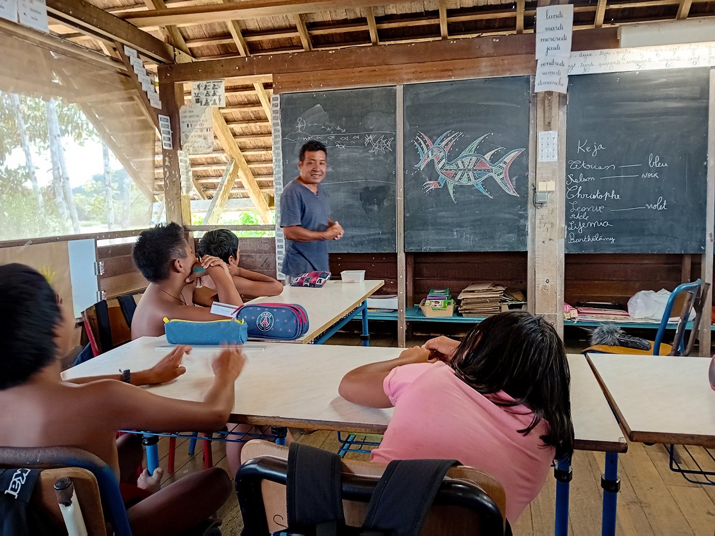 Temps participatif "sur table" : transmission des savoirs traditionnels wayana par Minestelli.