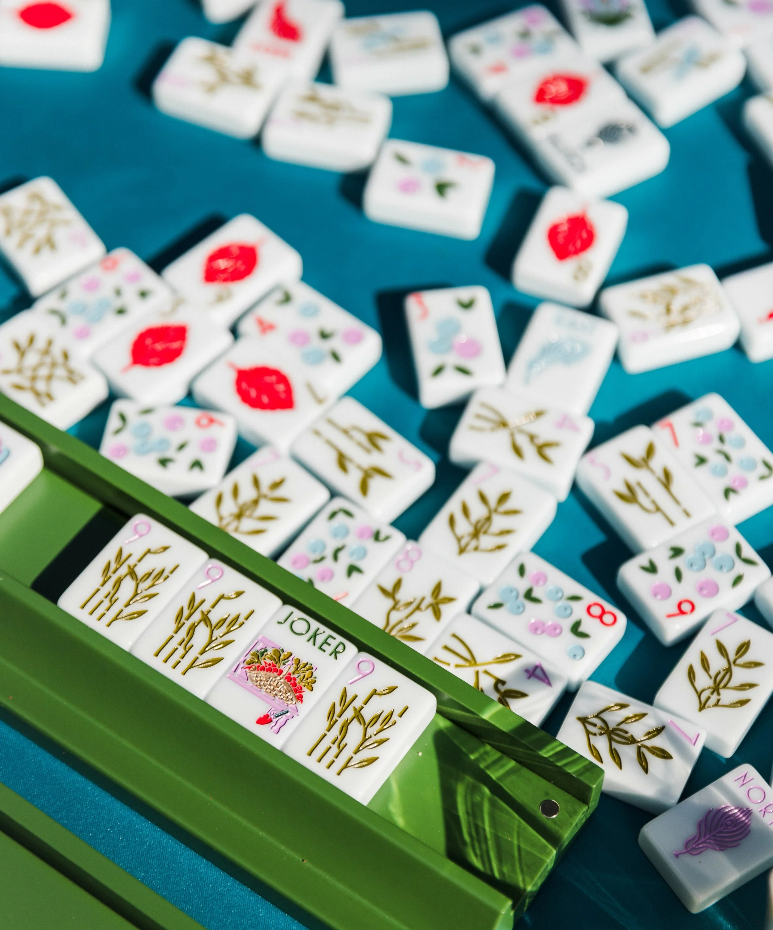If East Hampton summers became a mahjong set&hellip; this would be it. 🍅🪴🌿 Meet the gorgeous new AERIN x The Mahjong Line collaboration. 

Inspired by garden parties, farmers&rsquo; market mornings, breezy bike rides, and effortless outdoor entert