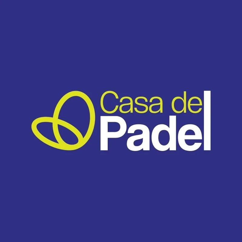 Blue background with a lime green padel racket outline and the text 'Casa de Padel' in yellow and white.