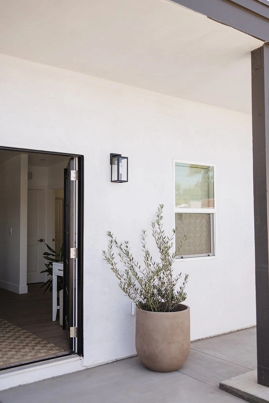 Encinitas PRADU - Front Porch