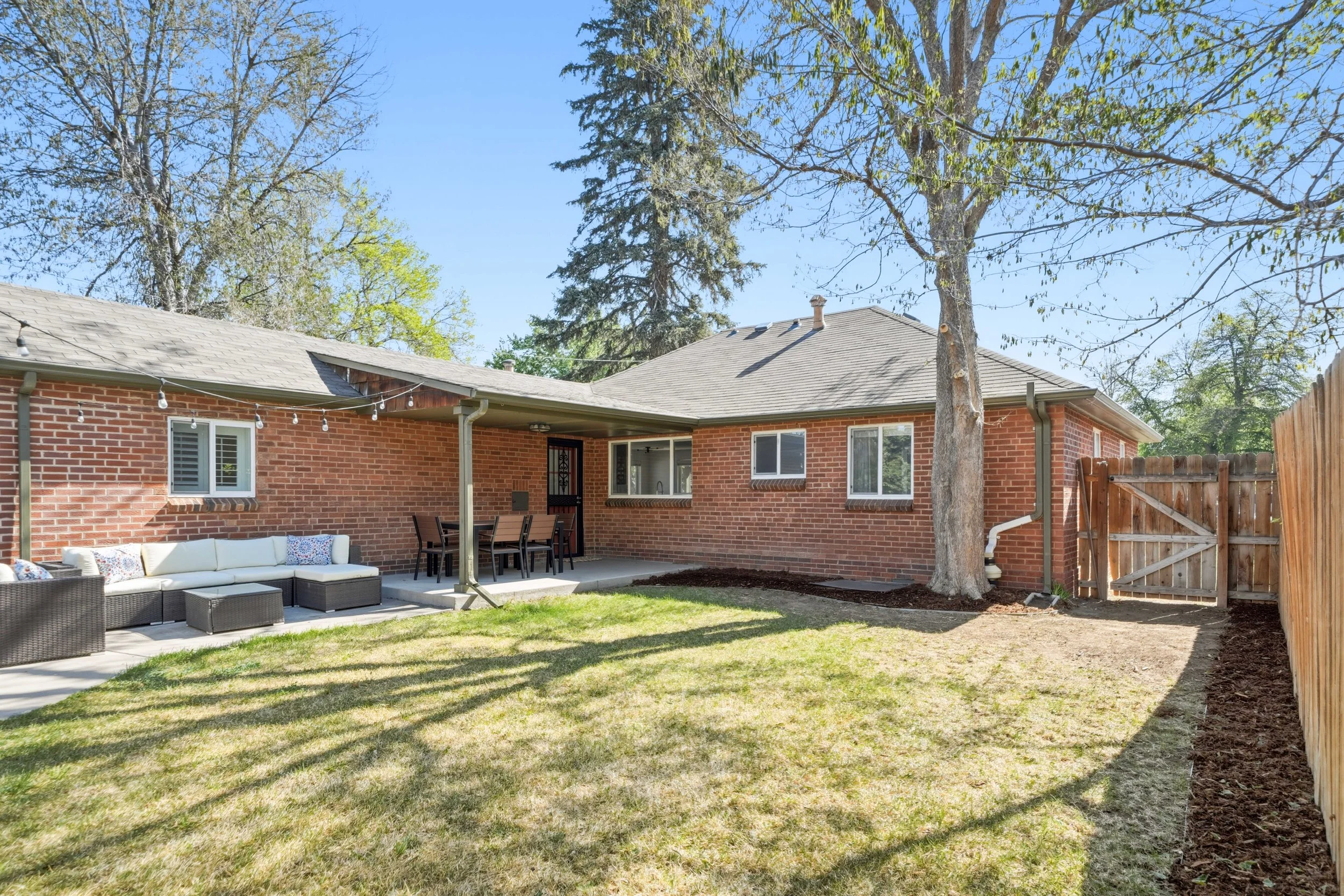 2949 Krameria St(MLS)-10.jpg