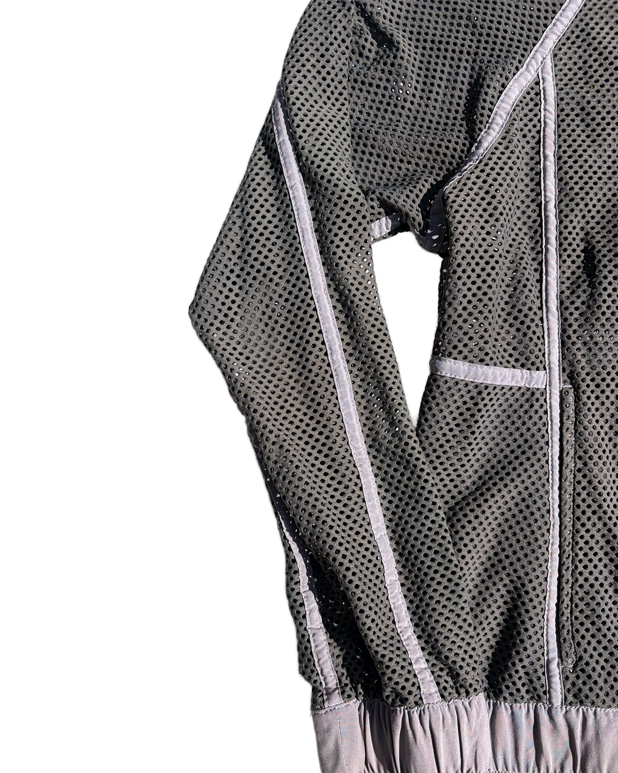 LULULEMON_NET_UPCLOSE.png