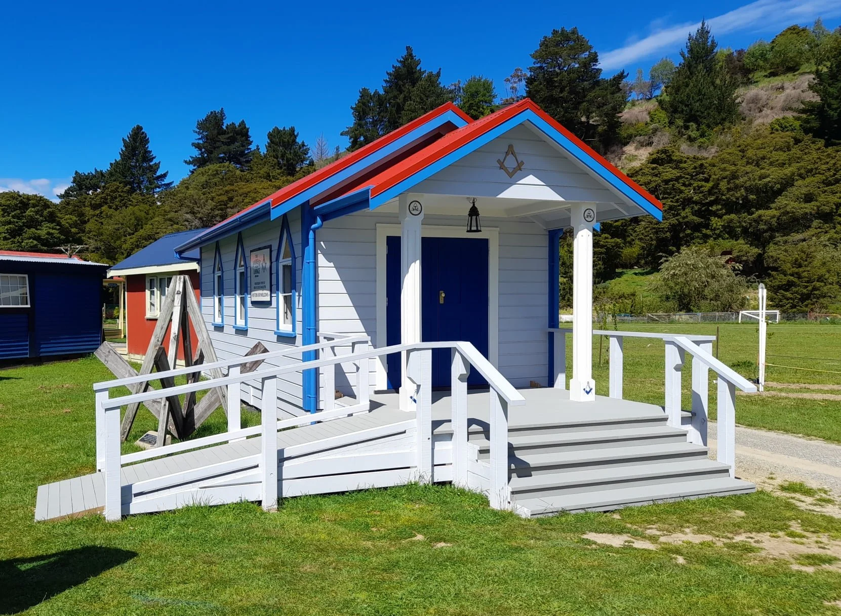 Tiny Lodge Wakefield.jpg