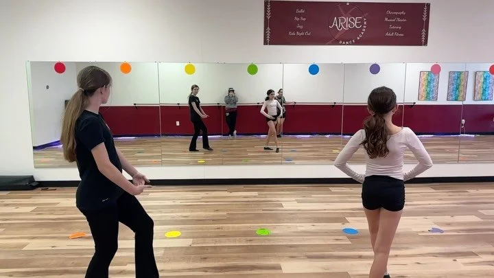 Your dancer wants to improve their Technique quickly&mdash;- keep reading! Small classes make a BIG difference. ✨

The first video is a student who LOVES dance but hasn&rsquo;t worked closely with a coach on technique. (Dancer on the left of the vide
