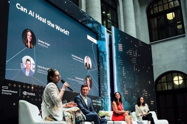 Rise of AI - Tanja Schindler als Moderator/Moderatorin oder Experte/Expertin für Zukunftsfragen.