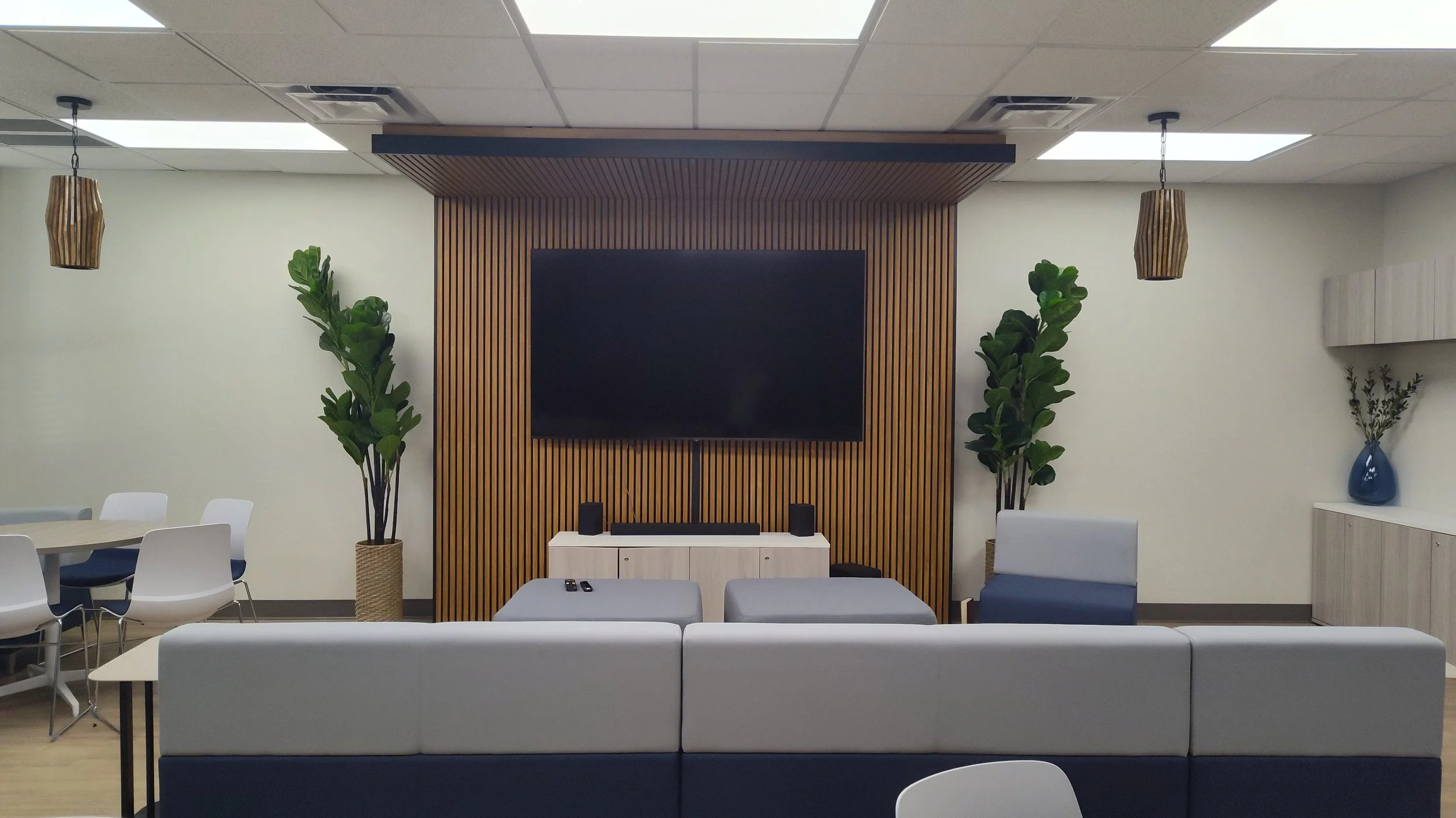 BETHANY RM 100-CMMRCL INTRS_ RESOLVEDESIGNS  - FINISH INSTALL PICTURE 04