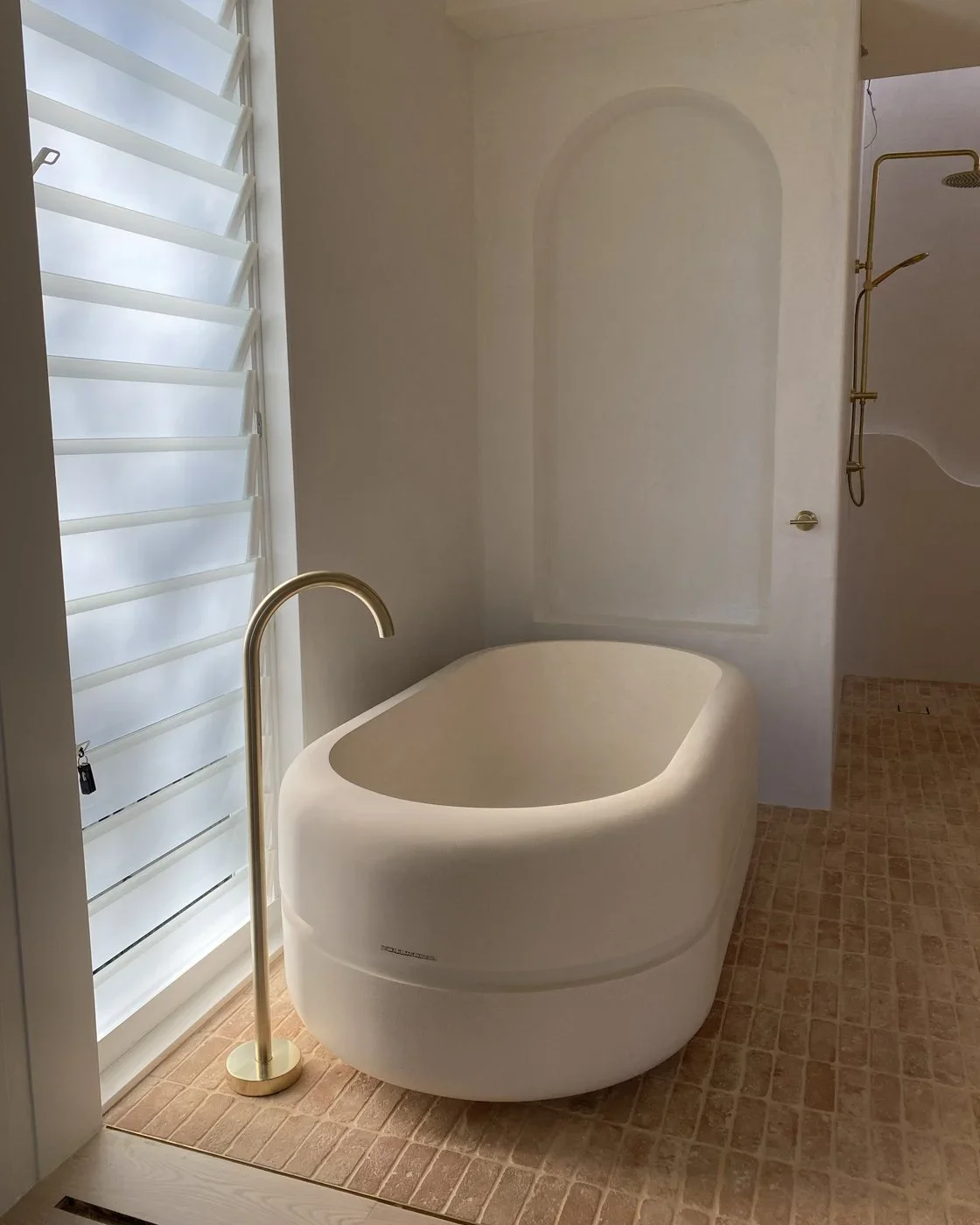 Newport-master-bath.webp