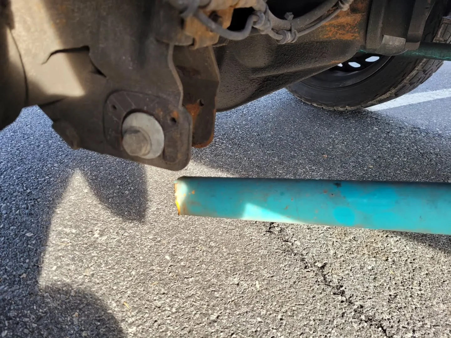 @maxpeedingrods Wild that these just snapped in half under normal driving conditions..

Anyone have a set that they can recommend? Need a set of 1-3" lift control arms asap.