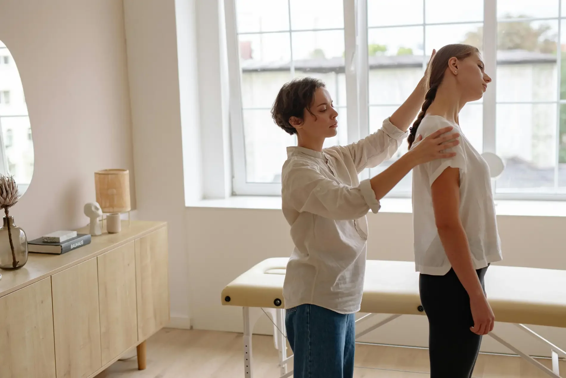 Chiropractor vs Physical Therapist: Which Do You Actually Need?