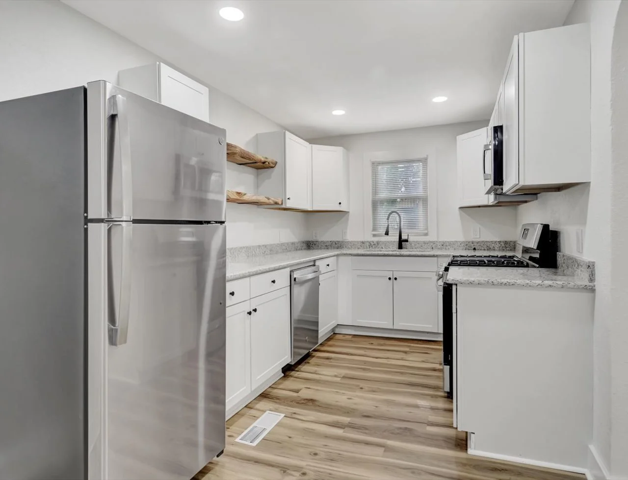 219 S Patterson St Hot Springs