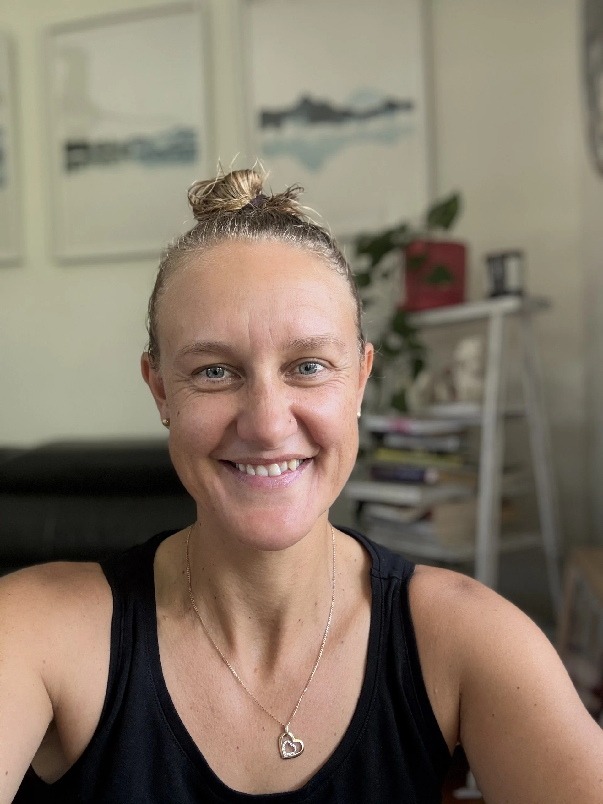 Simone, hypnotherapist in Noosa offering gentle hypnotherapy for women