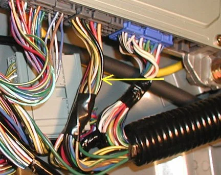 (G)  Close-up of ECU connector