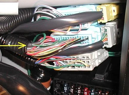 (E)  Close-up of the green/yellow wire