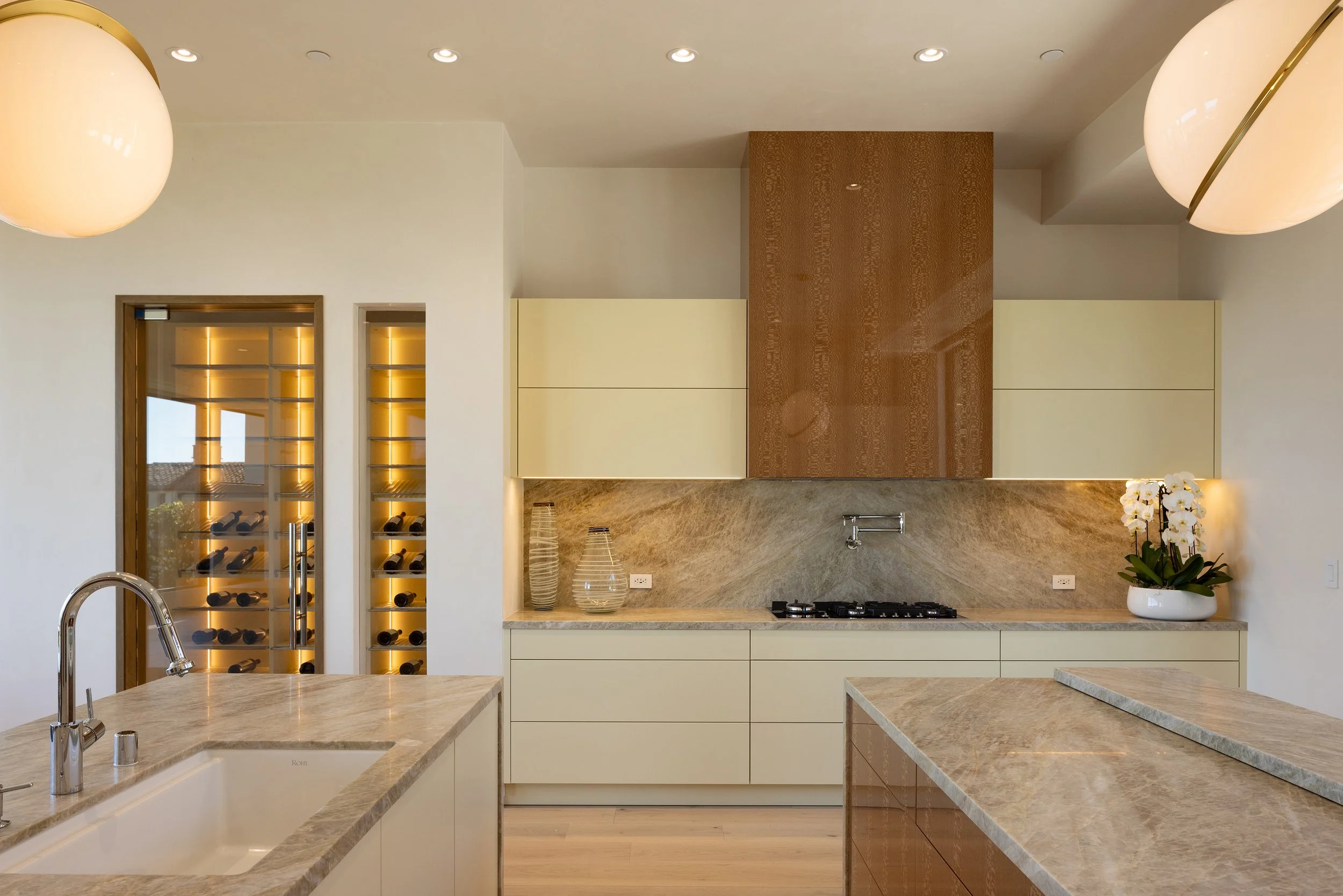 8 82 3364 17MileDriveKitchen.jpg