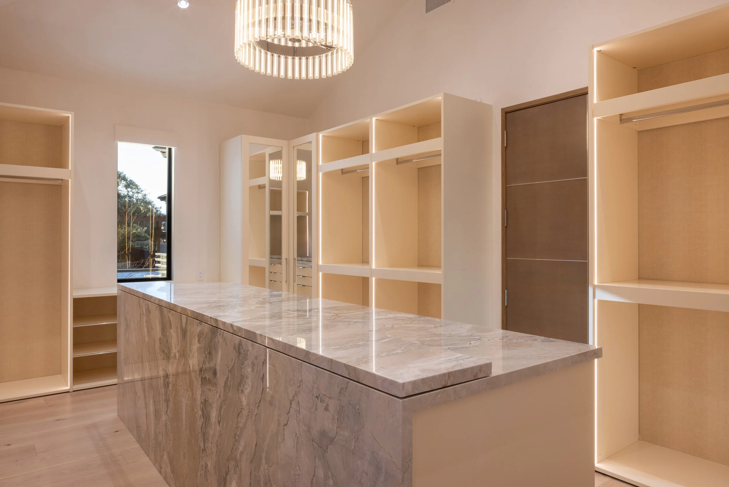 14 66 3364 17MileDrivePrimaryCloset.jpg