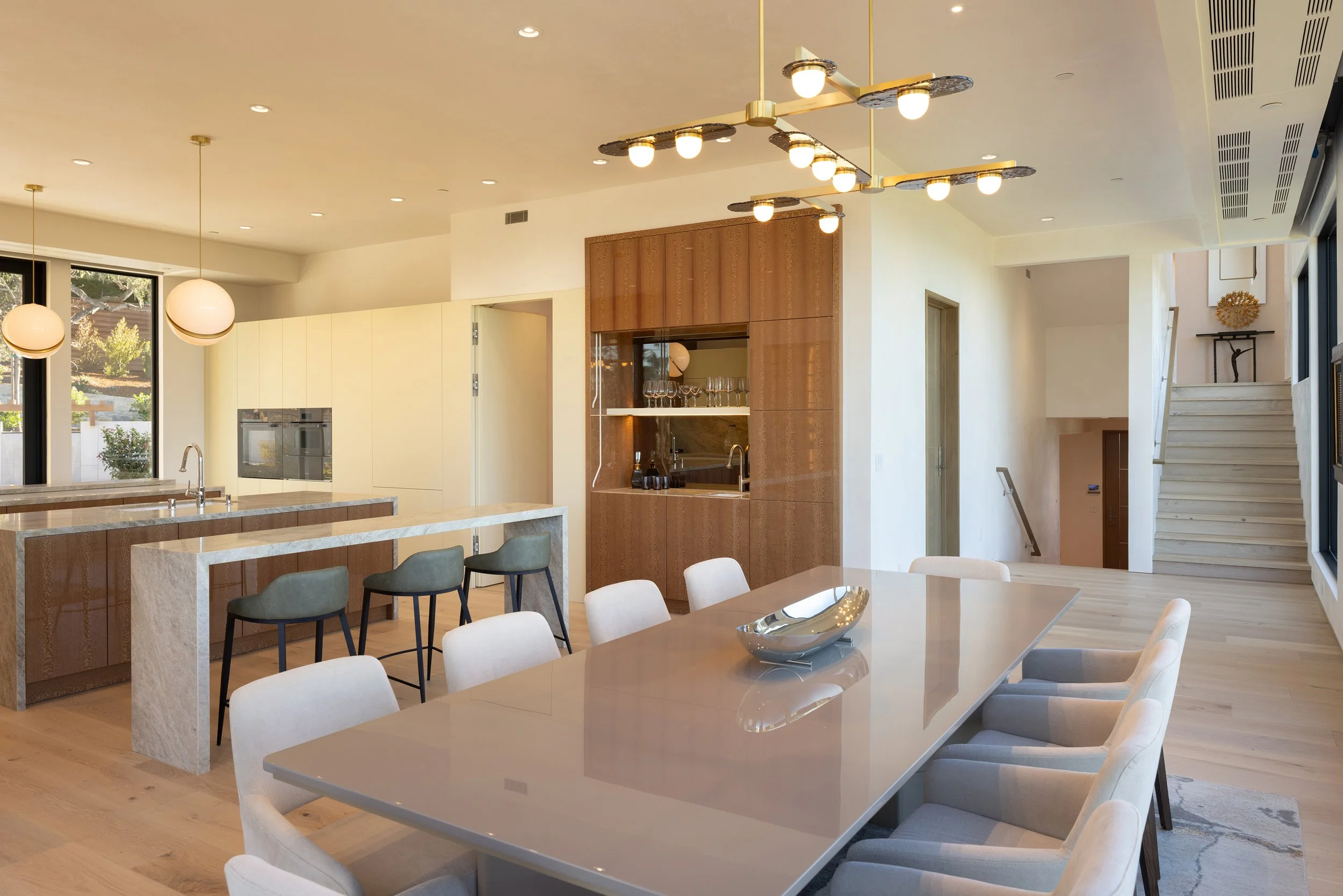 17 75 3364 17MileDriveDining.jpg