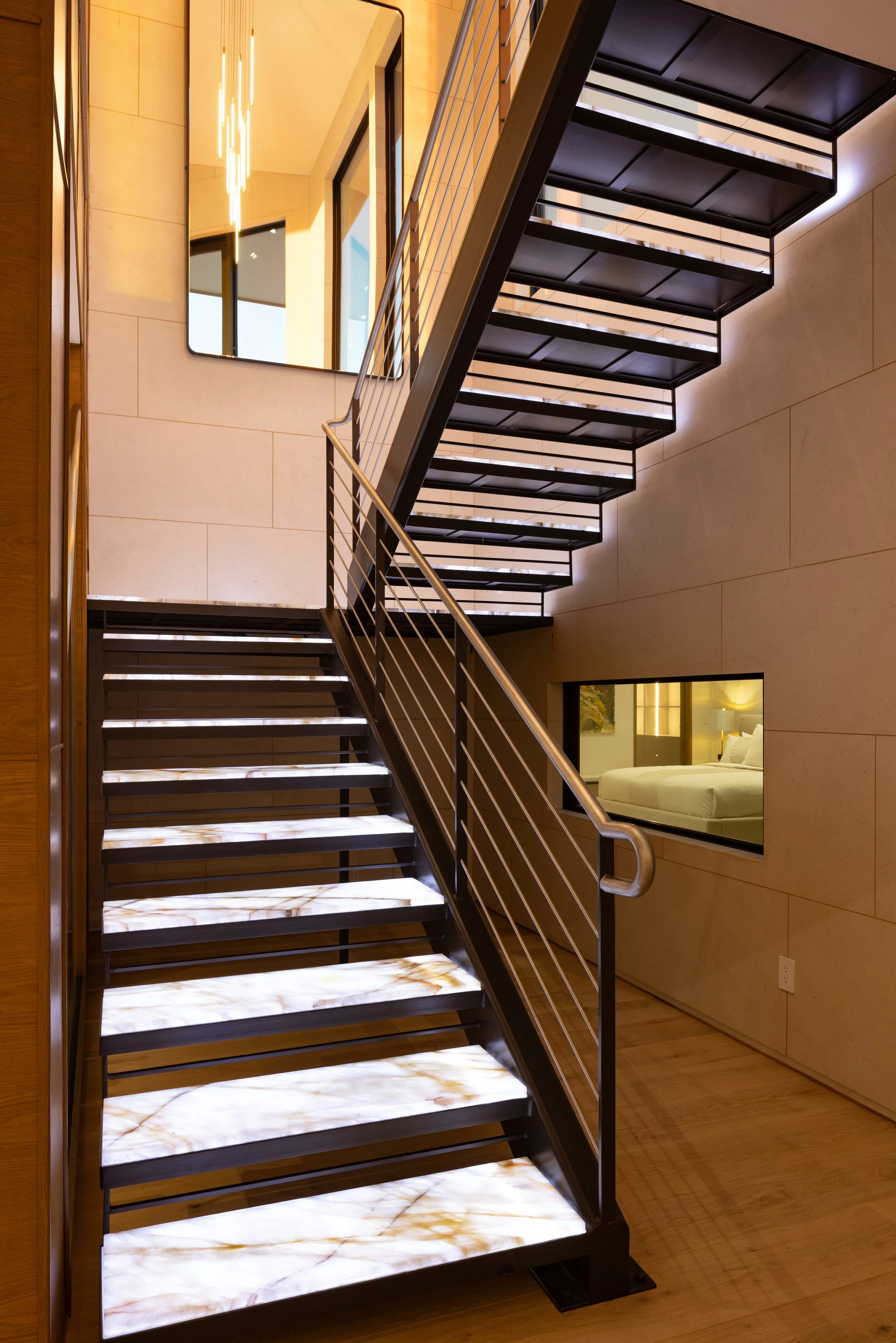 26 126 3364 17MileDrivestairs.jpg